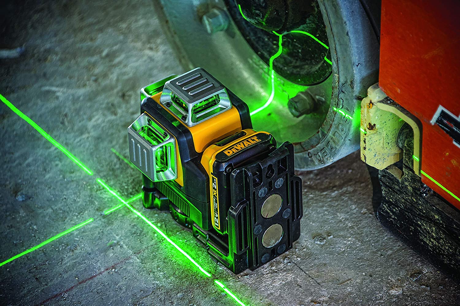 DEWALT 12V MAX LINE LASER, 3 X 360, GREEN (DW089LG)